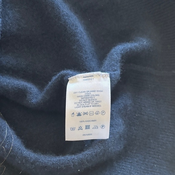 Lands' End Men's Deep Blue Cashmere Sweater - Picture 7 of 7